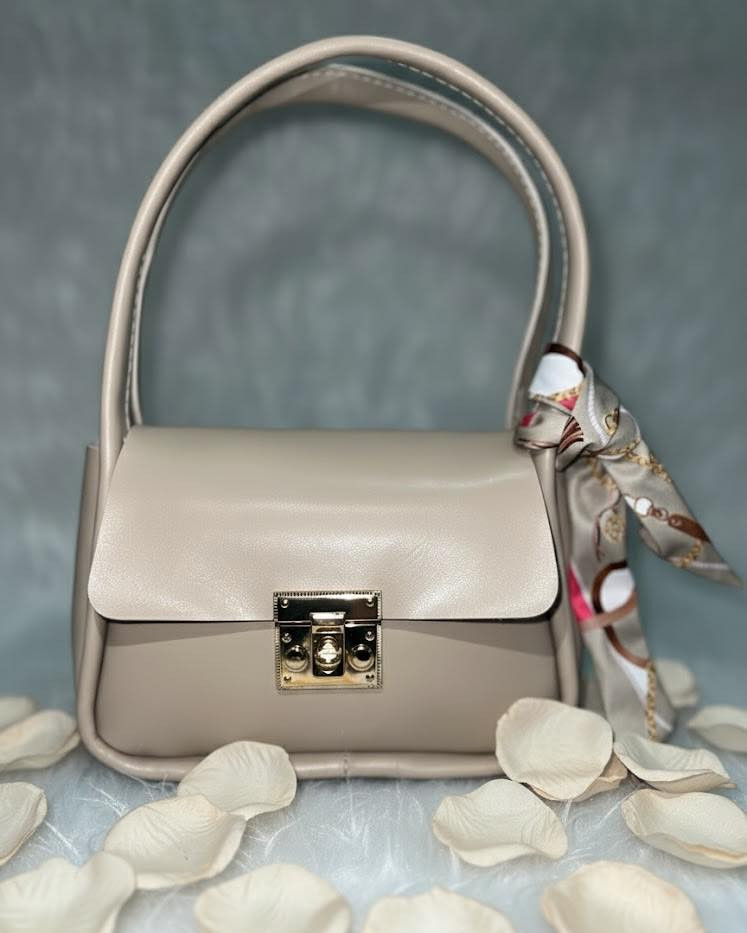 حقائب سوفت
كوالتي عالي ✅
تركي درجة اولى 1
متوفر 5 الوان🎨
القطعة 15 الف
القطعتين 25 الف
التوصيل مجاني


**إذا كنت صاحب هذا الإعلان وتريد حذفه لأي سبب، رجاءا أرسل رسالة إلى الدعم الفني**