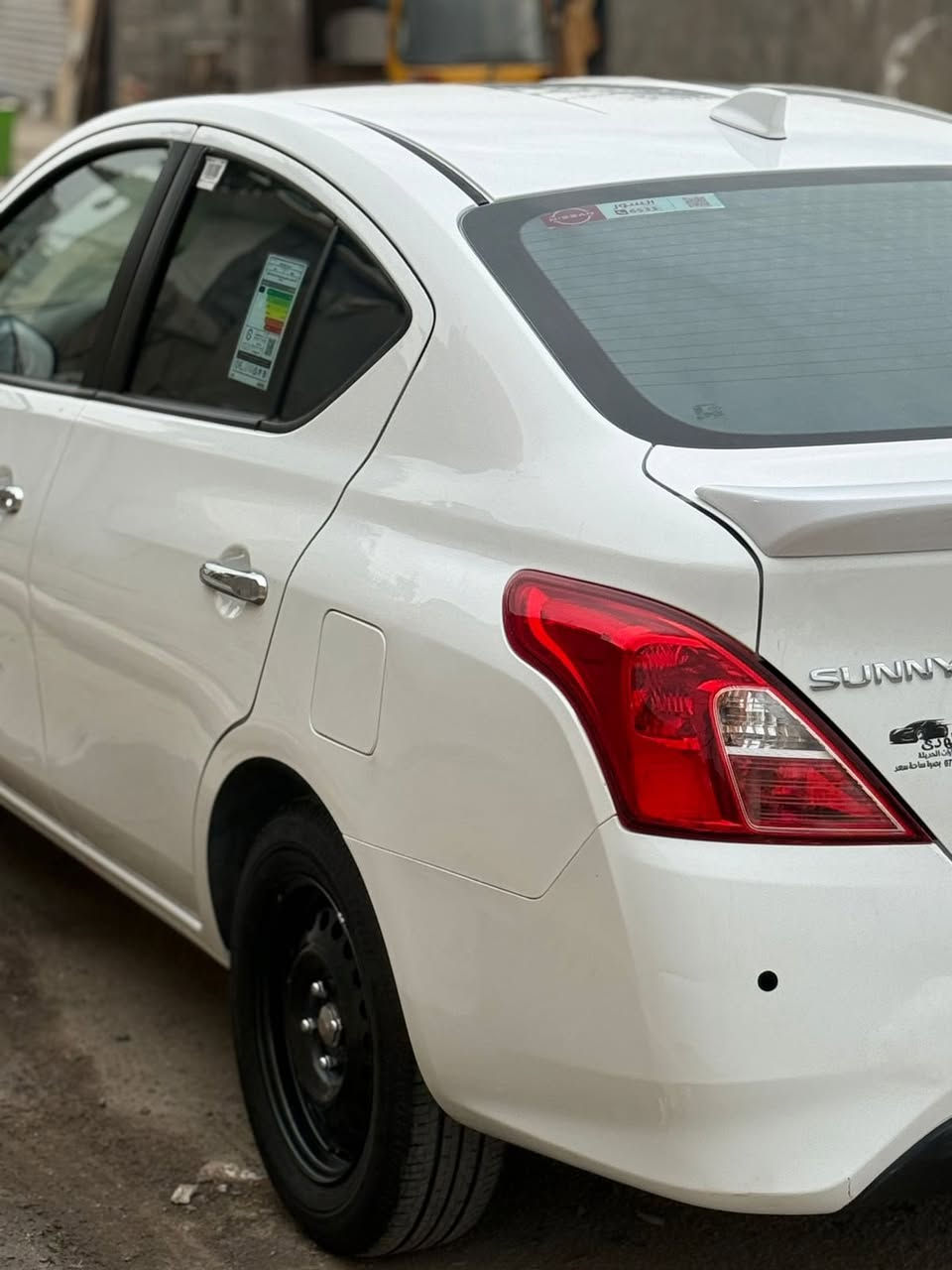 السلام عليكم نيسان سني 2025
ماشيه 5000 
بيه بارد قليل ب الجاملغ الخلفي 
السعر 130 
***********
