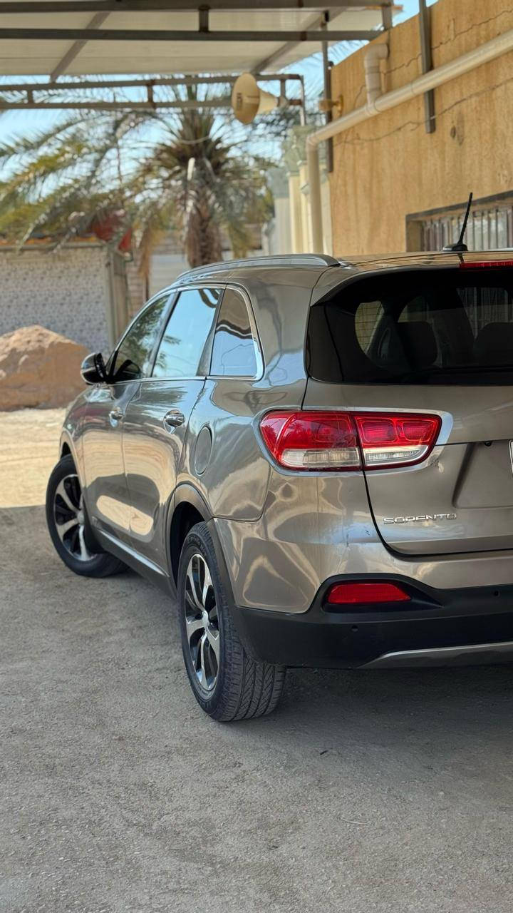 سلام عليكم
سورنتو ٢٠ اصل ١٦
مكينه ٦ سلندر ٧ راكب ٣ قطع تبريد  فول ١ع ١ اعلى فئ
رقم بصره  سنويه ٢٩ تحويل ثاني يوم  سياره جاملغ خلفي بيه صبغ فقط وباقي كفال كير مكينه حداده تخم تاير ع وضع شركه
السعر ١٥٠
العنوان بصره
***********
