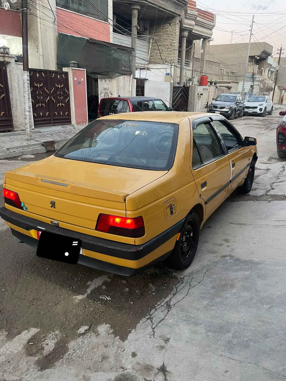 بيجو   2012 glx405                                             ***********                   السعر 35 و بيه مجال 
مكان بغداد الامين ثانيه
