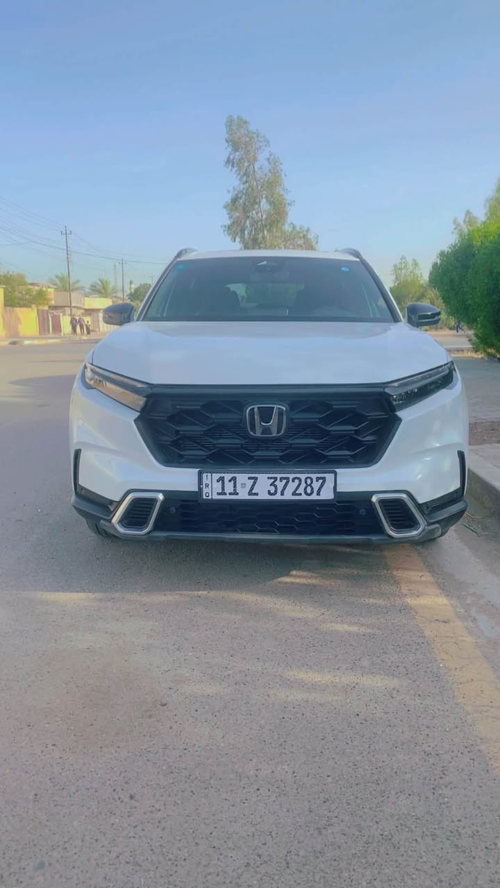 للبيع فقط – هوندا CR-V Touring موديل 2024 (وارد كندي)

🚗 المواصفات:

* اللون: أبيض
* الممشى: 57 ألف كم
* الفئة: Touring (أعلى فئة)
* السيارة مدامة من جميع الجهات.

ملاحظات الحادث:

* جاملغ أمامي جهة السائق مبدل (تجاري).
* البنيد الأمامي مصبوغ بسبب حادث في كندا.
* يوجد شبران ضرب بالجنطة (تم توضيحه بالصور).
ايرباك دركة طاك وراجع ستتم وايرباك بردة جهة السايق مصلح
الصيانة:

* تبديل زيت الكير وزيت الاكسل ودهن البريك سيارة مدامة من جميع النواحي
* مكان سيارة بغداد اليرموك او المحمودية
* للاستفسار
* ***********
* سعر 23500$ وبيها مجال حك الجية
* كل التفاصيل كدامك
* والله يكتب النا والكم الخير
