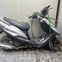 دراجة للبيع جانت تشتغل ما بيها شي تركتها 6 اشهر والجهال صاعدين على الص...