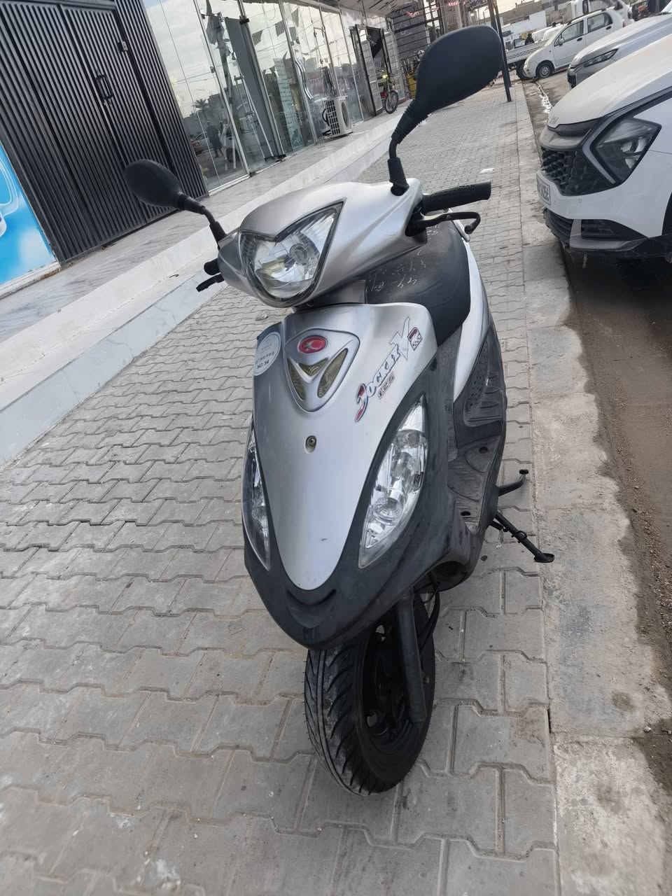 كامكو V2
محرك مكفول ضمان لا مفتوح ولا ملعوب بي صار شهر من ماخذه دراجه نظيفه كلش وناعمة نكره سلف ماتتخر الله شاهد ماتعبانه دهن بس مره وحده مبدل مستعمله ١٣يوم 
***********
