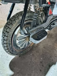 اسلام عليكم شباب عندي هذا البيسكل الشحن متروك فقط تبديل بطاريات 🔋 كامل...