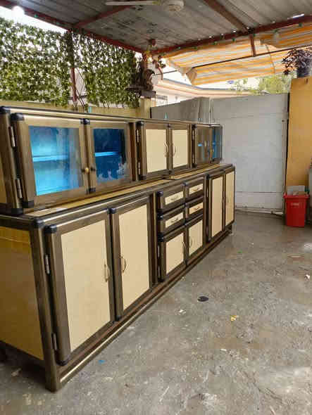 كاونتر 3 متر  كلش نضيف تسكام
بدون سنك  سعره 220 مكانه بابل لكفل
***********
