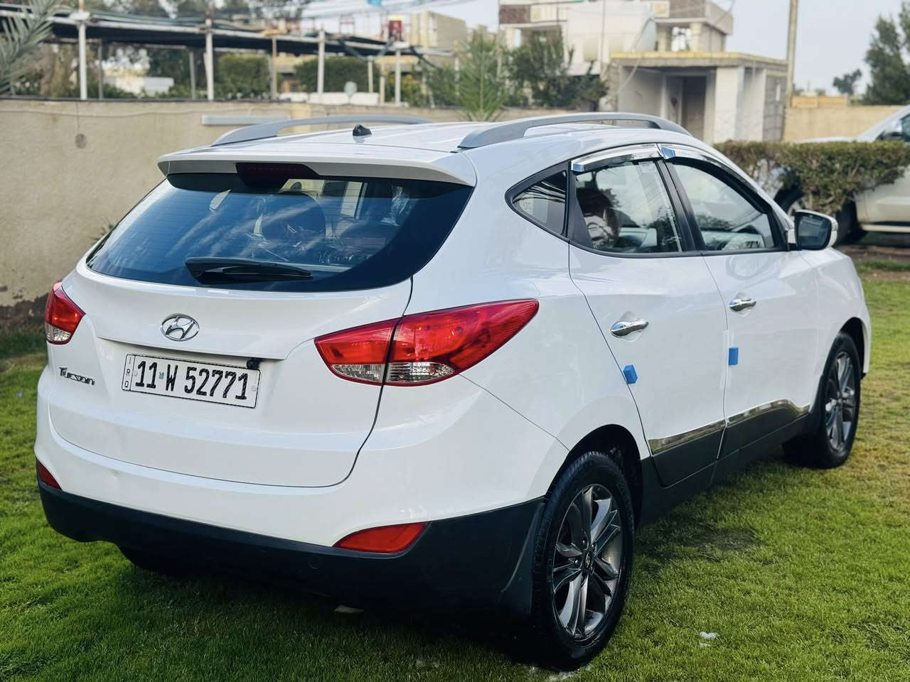 سلام عليكم للبيع توكسان 2015 خليجي 
السيارا كفاله عامه من الضربه وصبغ 
فقط بارد كلش بصيط 
السيارا بسمي رقم بغداد الجديد 
محرك دوش المرغوب 
مابيها نقص برغي 
كير محرك صدر تخم تاير تبريد كلا شغال 
السعر 143 
مكان بغداد لاستفسار 
***********
