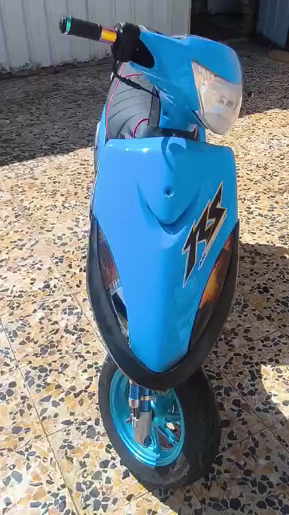 سلام عليكم شباب دراجه  صله شهر من طلعه من الرمبه

49شلعه ومعدل بيه وياله ودبلت مزوده سعار 800 وبيه مجال شويه والشراي بخدمته ***********
