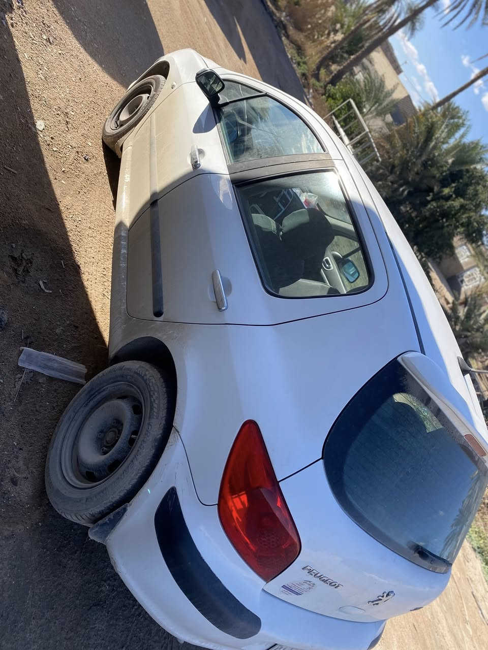 السلام عليكم بيجو فرنسي مديل 2006 
السياره نضيفة وجديده جاهزه من كلشي 
كير محرك جدد تبريد جديد دواخل نضيفة 
شرط المداور سنوية نافذه هاي السنه مشروع وطني حداديه كامله السعر 58 وبيها مجال للشراي اعتذر عن المراوس والاقساط او المده مكاني النجف كوفة (***********)
