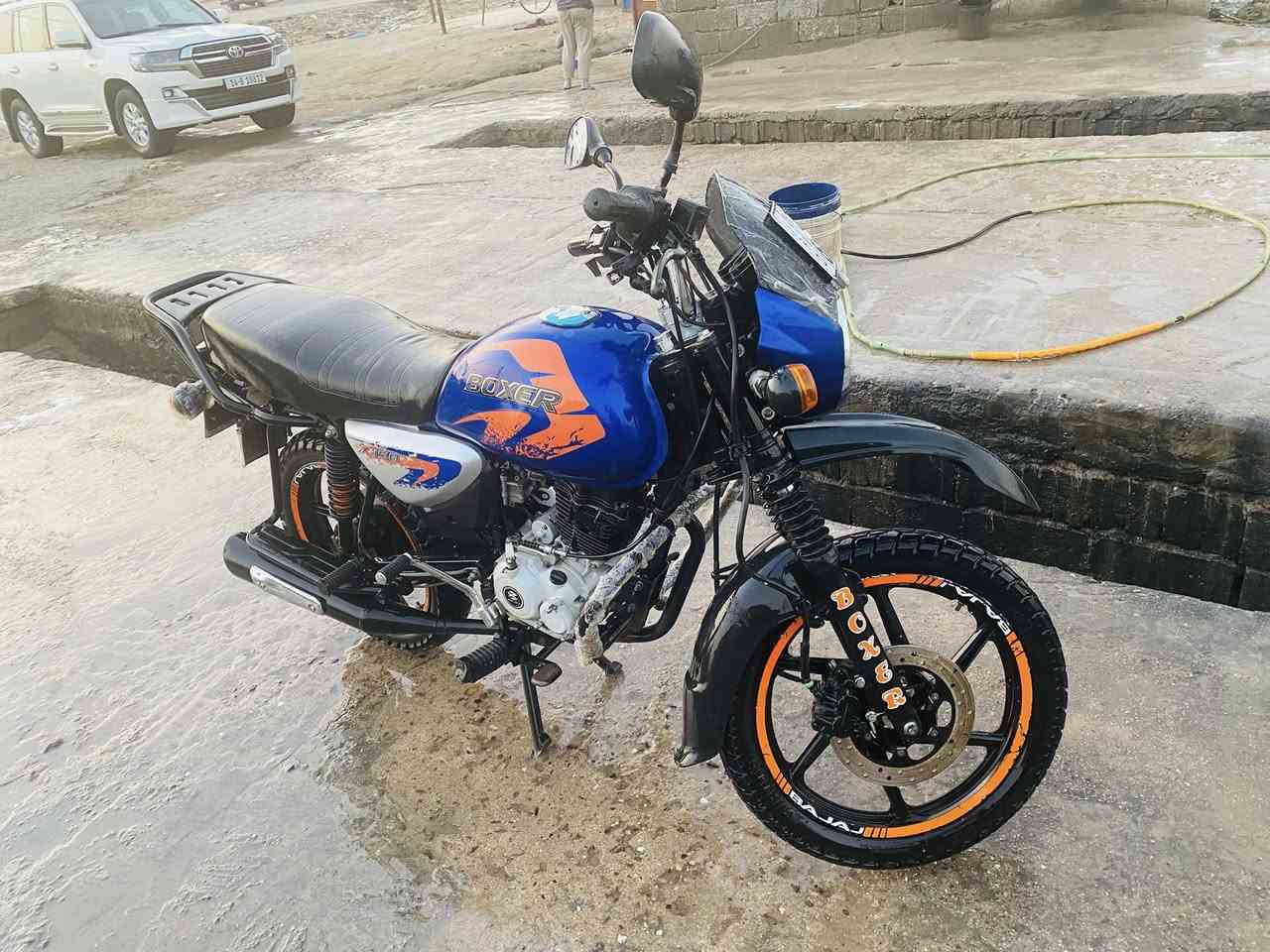 سلام عليكم بوكسر للبيع مديل 23سنويه دراجه محرك واكف مادري شنو بيه تجي تشوف شفتهه فادتك اخذه ما فادتك هلا بيك انه ماعرفله نضافته حلوه سعر واحد 900 بيهه مجال قليل متواجد بس واتساب ***********
