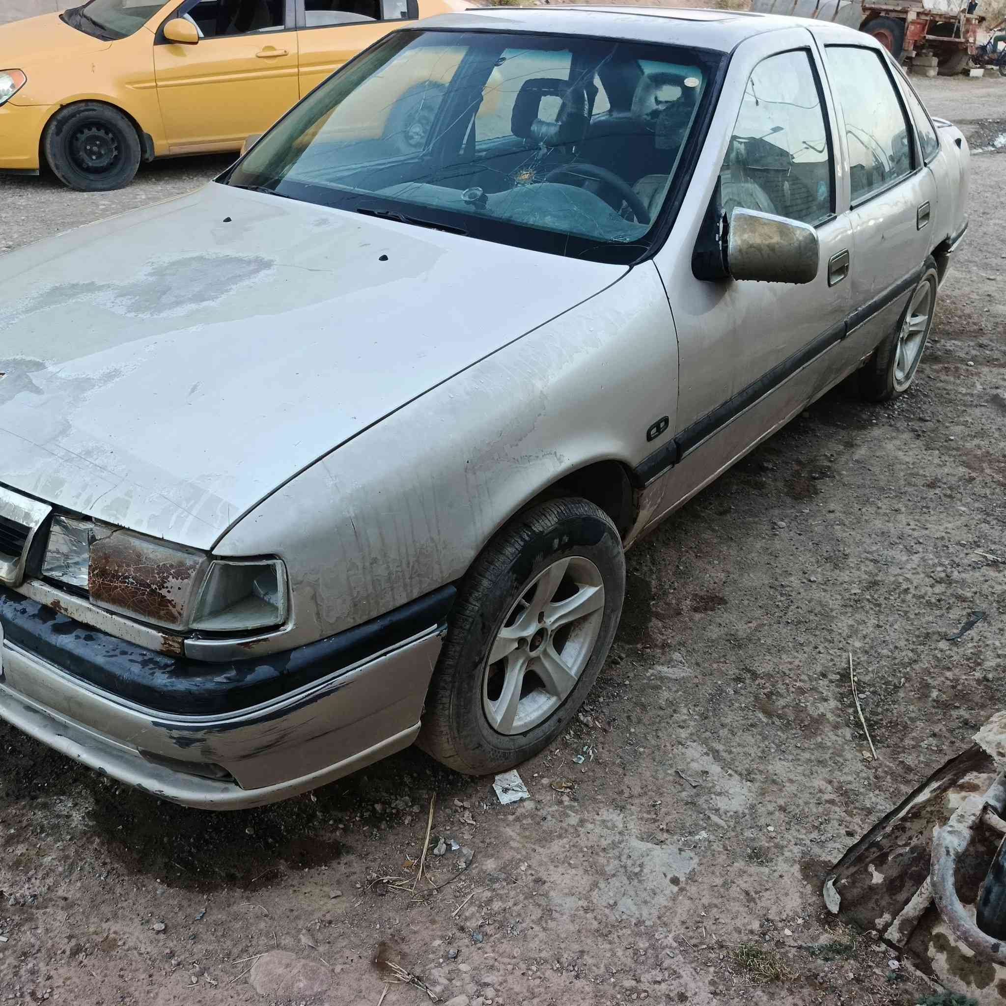 فكترة للبيع حجم 20 موديل 92 كابون بانزين السيارة مشروحه عكال رقم أخضر نينوى سعر 22 وبيها مجال موبايل ***********
