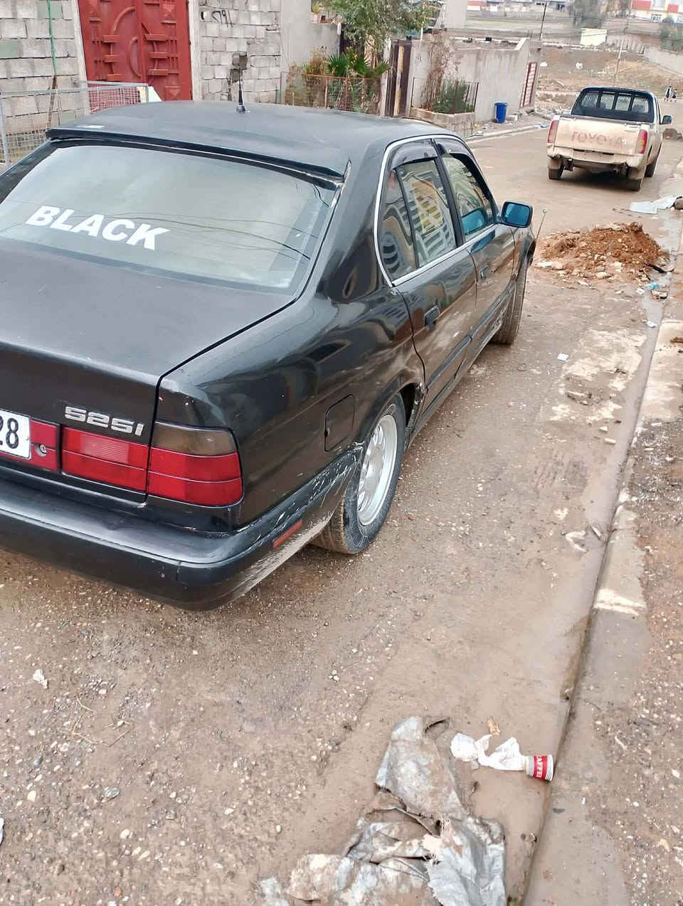 السلام عليكم اخون للبيع بي ام حجم 525 اصل وفصل رقم دولي بسمي كابون بانزين تبريد شغال قفل مركزي ريمونت جامات كهرب ويل صقر فتحه سقف لايتات زيونون محرك معمر جديد كير محرك باتري طخم تواير وايرمنيه كلها شرط محرك فل كشنات جلد كهرب ويل صقر فتحه سقف موديل  1990 اخوان السوك كل شيء بي  السعر 43 بيها مجال شي قليل ***********
