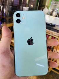 آيفون ١١ • ٦٤ • بطارية ١٠٠