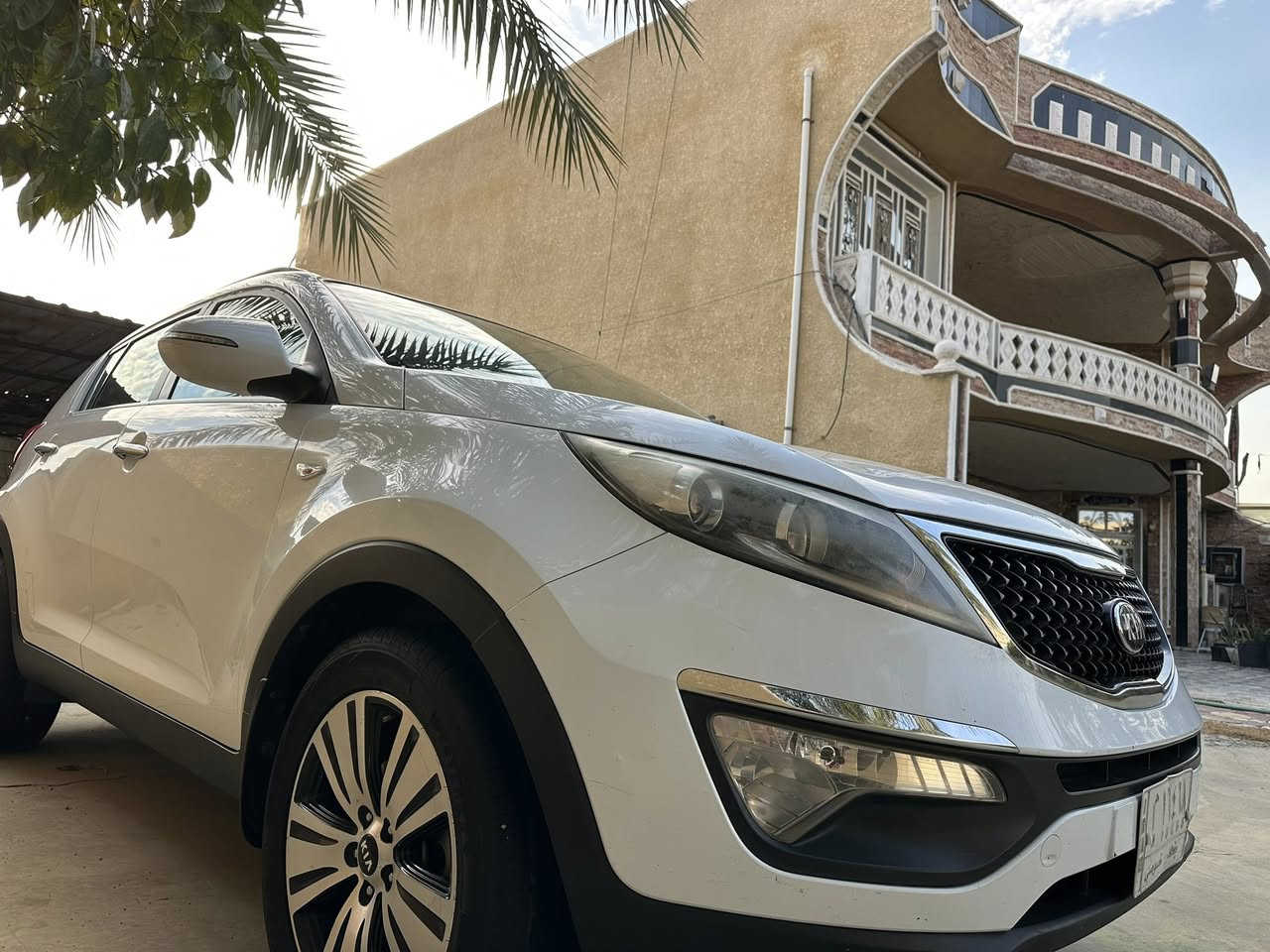 السلام عليكم للبيع سبورتج موديل 2015/خليجيه بدون صبغ مكانه بل يوسفيه( معرض الأمير) *********** أبوأحمد
