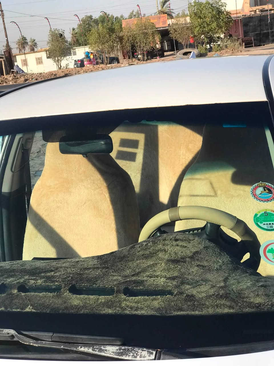بيع مستعجل 👉 للبيع سوناتا مقدس موديل 2008 كوري  مكينه 2000 دوش المرغوب
بيها صبغ  جاملغين الاماميه اثر ضربه بالصفحه اليمنه مال السايق يعني صفحة الصدر  السياره ومعمره وجاهزه حاليا وصبغ  بوجه الصندوك مال السياره وقماره كلير سونارها موجود 
رقم ديالئ مداوره باسم ولد بالبصره مشروع وطني رقم انكليزي يعني شغلك بالبصره مداورتها سنويه ل 2028 تحويل مباشر. 
سياره نظيفه وجاهزه من كلشي مال جناي ما بيها نقص. 
مكينه كير جديدات تبريد تخم تاير كهربائيات كله كفاله.  
(السعر 75$ للشراي) العنوان بصرة / القرنه 
،،،
(( *********** ))
