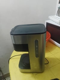 ماكنة قهوة ثلاث قطع للبيع استخدام مره واحده معرفت اشلون استخدمه  سعره2...