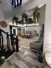 مركز تجميل  متكامل طابقين  للبيع بسعر مناسب جدا اليرموك / تقاطع كلية ا...