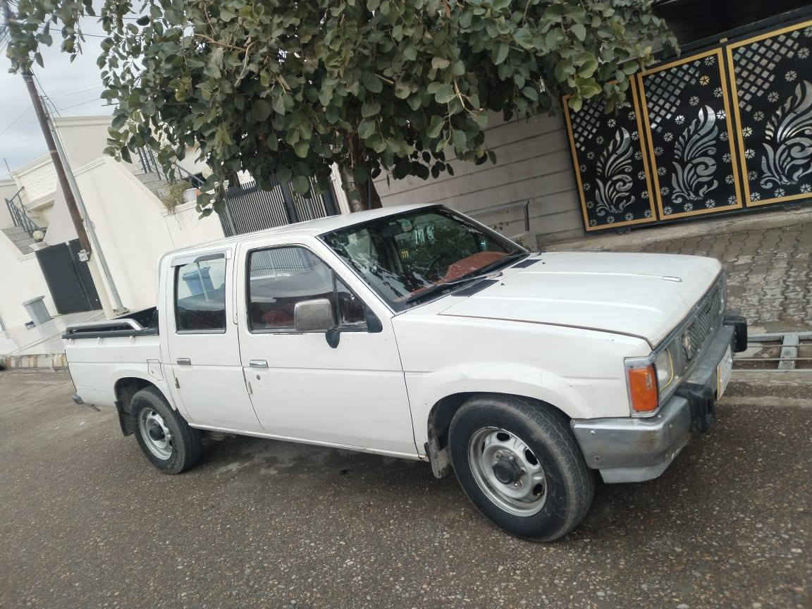 السلام عليكم اخوان  للبيع.  نيسان دبل قماره موديل. 88 مشروع وطني رقم بغداد بيه بطاقه بانزين وشرط. تبريد+تدفئهويه الاسويج. شرط التحويل  وكاله ما اسوي  طالب عليه 57 $ وبي مجال لطيبين.   ***********. مكاني كركوك
