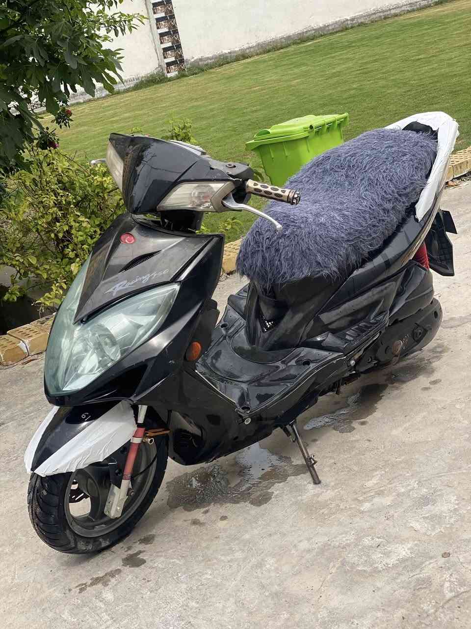 كايمكو موديل 2011
مرقم سنويه 

شرط مامفتوح المحرك
ماكان الفلوجه

الستفسار ‭0774 981 4110‬

850الف وبي مجال
