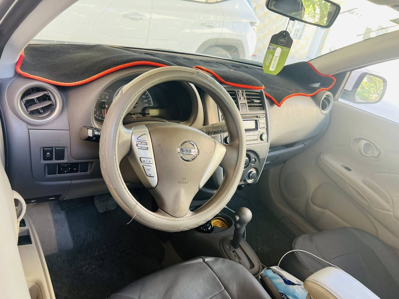 السلام عليكم
للبيع 

سني هندي 2019 سياره نظيفه 

ماشيه 56 الف 

سياره بأسمي 

تحويل ثاني يوم 

رقم بغداد 

تبريد ثلج 

تخم تاير جديد 

بيها ضربه صغيره اقل الشبر 

بطارف الجاملغ 

سياره نظيفه جداً 

السعر 105 $

بيهه مجال بسيط
عنوان /بغداد
للأستفسار ***********
