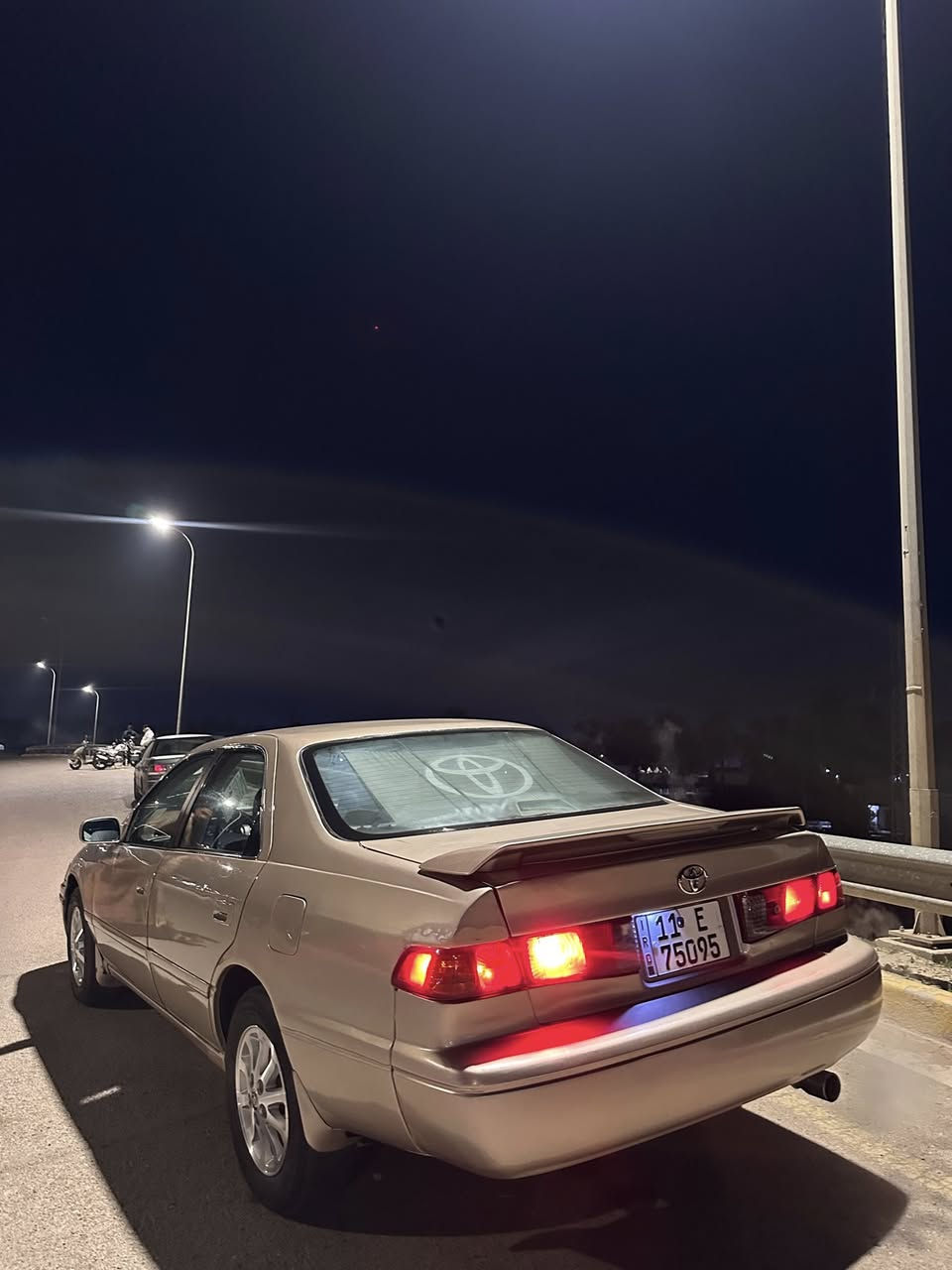 السلام عليكم
كامري موديل 2000 وارد امريكي 

مصبوغة عام حادثها الجاملغ الخلفي بدون دواخل 

كير ومحرك خير من الله 
محرك 2200 ابو الكف 

باتري جديد تخم تاير جديد 

تبريد جديد تدفه شغاله 

سنويه 2027 هزه جديده 

السيارة نقصها الصدر تعبان 

السعر 73 وبيها مجال 

*********** 

*********** 

مكان السيارة صلاح الدين الضلوعية
