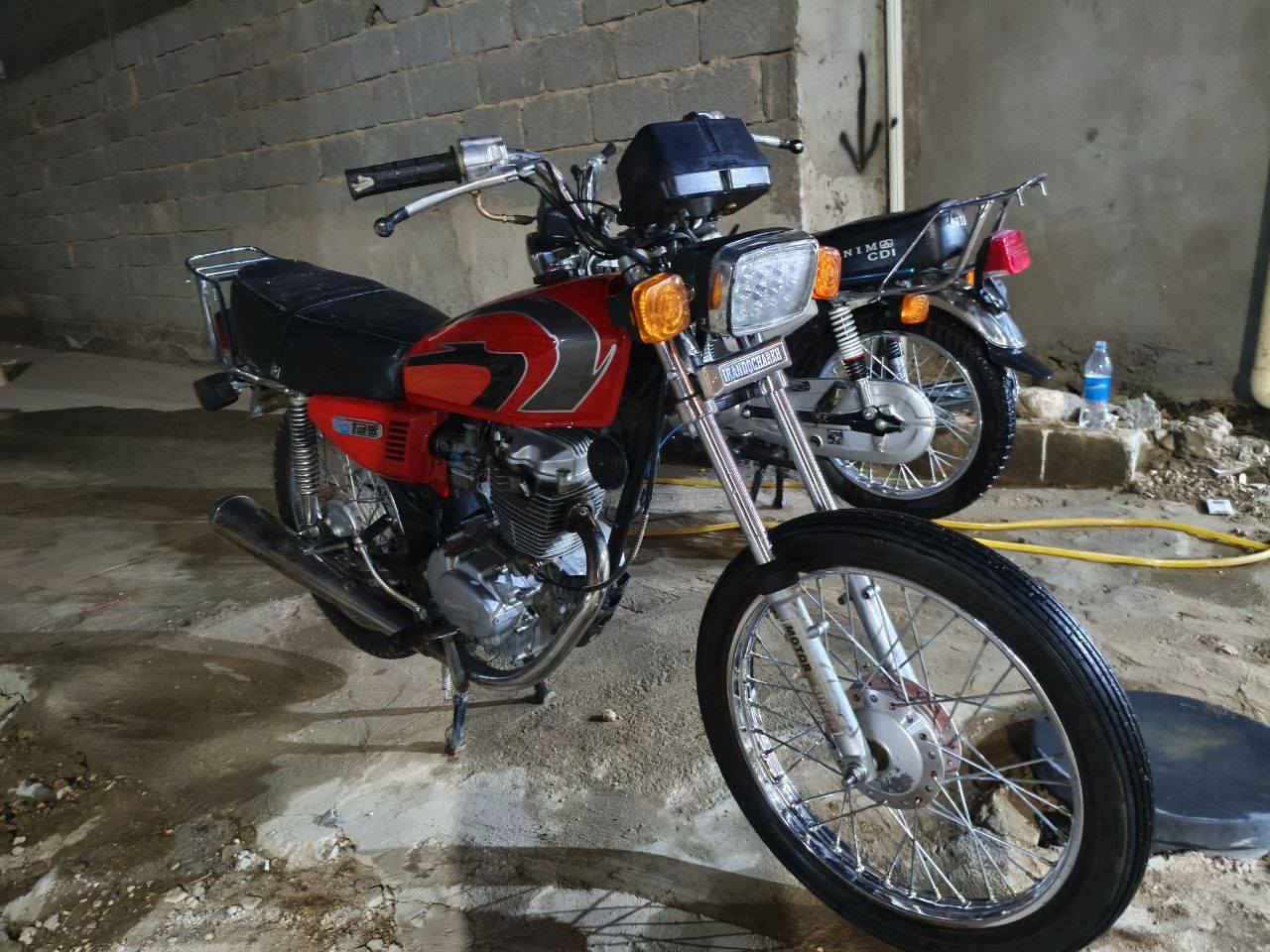 سلام عليكم اربعة گير للبيع
اصولية اصولية شاصي مديل 16 مكينة 20 جاهزة ماعوزهة شي شغل واطلع 
مكاني كربلاء قنطرة السلام
السعر 500 وبيهة مجال بسيط
***********
