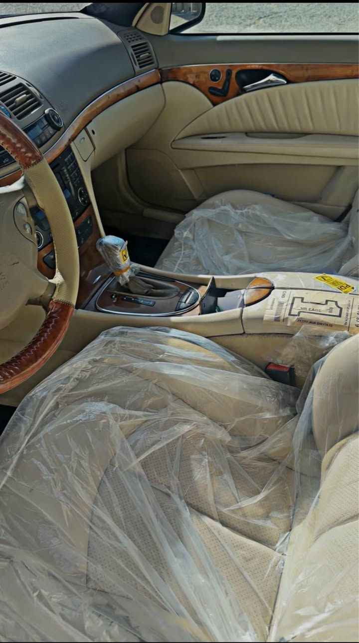 Mercedes Benz E500AMG V8
‎مەنەفێست ئەسڵی بەشەرتە ایبراهیم خلیل 
‎مواسەفاتی سڵایت کوشین جلدو هیتەر پیش پشت حساس 
‎دەبل گێڕە  چوار تایەی ویلی لۆک بۆ بەستراوە 
‎  سەیارەکە گێرو مەکینەبەشەرتە   V8 E500زۆر  خاوێن 
‎سبوغ سەقف و حیزام بەشەرت پێش پشتی کەپسە  کارەبایی هەموو گیان بەشەرتە 
واتساب *********** أربيل, العراق
