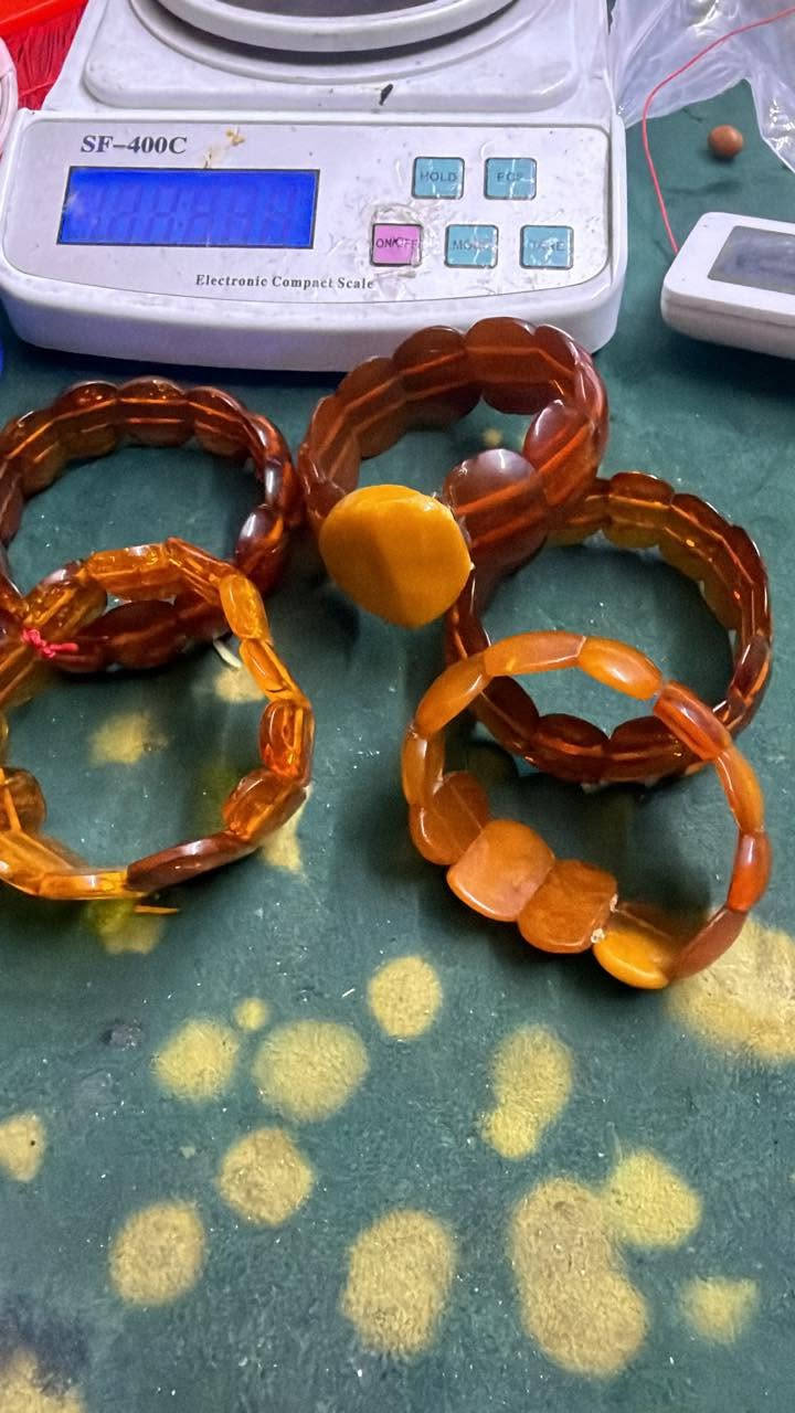 5 قطع سوارات كهرب قديم وزن 103 غرام سعر 350 الف كلهن


**إذا كنت صاحب هذا الإعلان وتريد حذفه لأي سبب، رجاءا أرسل رسالة إلى الدعم الفني**