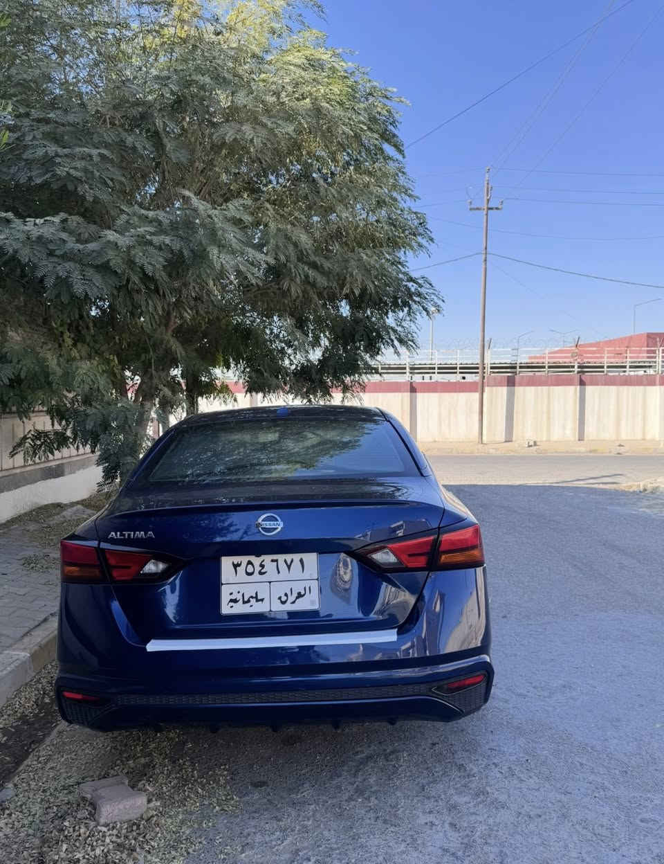 سلام عليكم بيع مستعجل
نيسان التيما 
موديل 2020
موصفات…….
بصمه تشغيل 
بصمه ابواب 
بصمه صندوك
تشغيل عن بعد 
شاشه جبيره +لمس+بلوتوث+كاربلي
كأمره خلفيه +حساسات
تحديد سرعه 
تحكم استرن 
شاشه اعطال 
بعد بيها موصفات 
ضرر بوند و جاملغ دواخل شي بسيط 
سنويه 2027 تنتهي 
كير محرك بشرط 
تحويل بشرط 
سياره حلوه مال بيت نظيف 
ماشيه 123 كيلو 
مكان سياره كركوك 
رقم موبايل:***********
