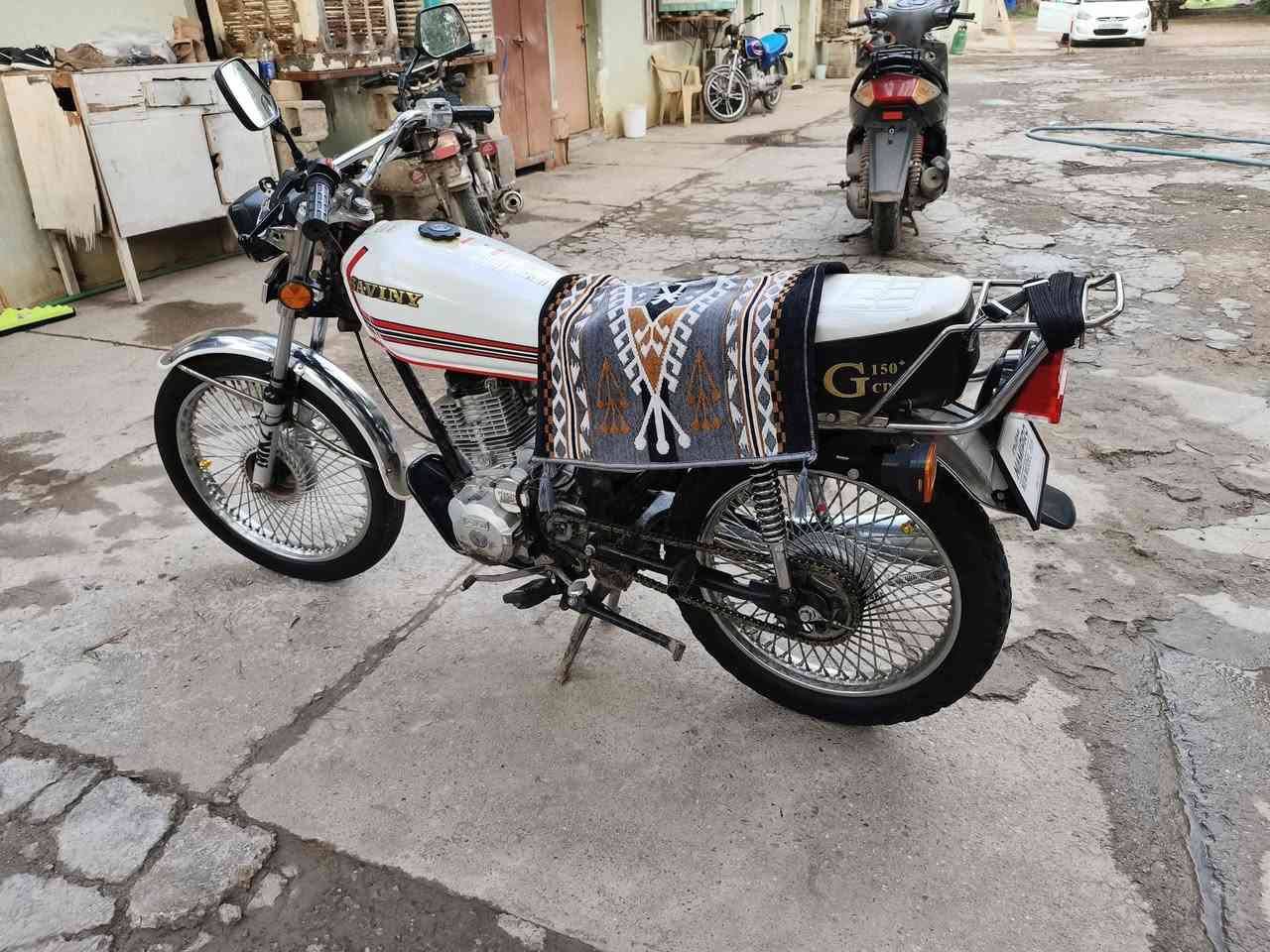 سلام عليكم دراجه للبيع موديل ٢٠١٩ محرك ١٥٠ اي عيب مابي سعر ٢٦٠ بي مجال مكان خانقين شراي اتصل ***********
