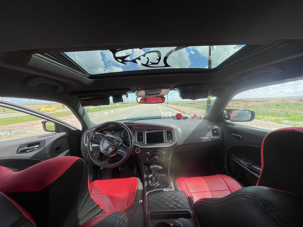 للبيع نقد فقط  اقرا المنشور مذكور كل التفاصيل
سياره  جاهزه ستعمال شخصي نضيفه شكد متتصور 
مديل 19 اصل  sxt pls  رقم دهوك سياره فول مواصفات كشنات حار بارد ستيرن حار بارد فتحت سقف راداد بلمري مري كهرب تصعد وتنزل بيها هوايه مواصفات 
ضررها جاملغ امامي فقط بدون داخل بدون ارباك محدثه تحديث كامل srt ماشيه 115m 
السعر 220 $وبيها مجال 
اتصل وتاخذ عيوني مكان السياره موصل 
*********** هاتف واتساب
