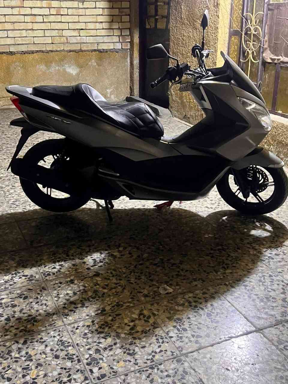 شباب بي سي اكس الجيل الثاني . ماشيه 20 الف ياباني مكينه 125cc
السعر خاص 
مكاني مدينه الصدر.. ***********
