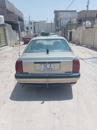 اوميكا للبيع 1992محرك وكير واكسن بشرط مابيه اي خياس معمره جديد وصبغ فر...