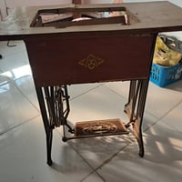 ميز مكينة • قديم