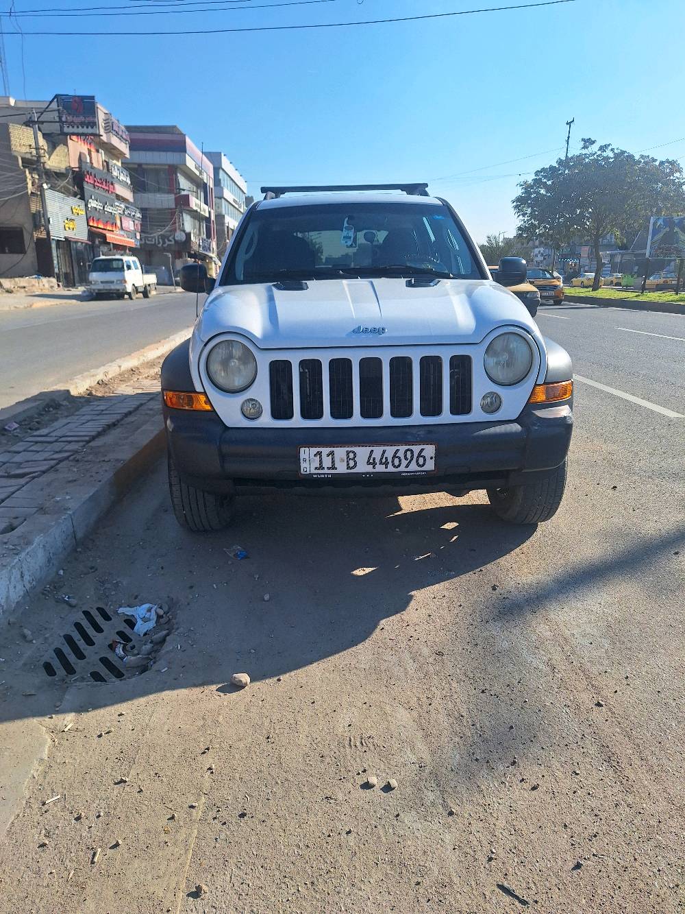 سلام عليكم ..
جيب لبرتي ٢٠٠٧ ماشية ١٨٤٠٠٠
نظافة كشرها مثل ما موضح بالصورة 
رقمها بغداد و مكينة و كير و تبريد خير من الله 
عارضها 75$ ورقة و بيها مجال بسيط 
مكاني الزعفرانية  ***********