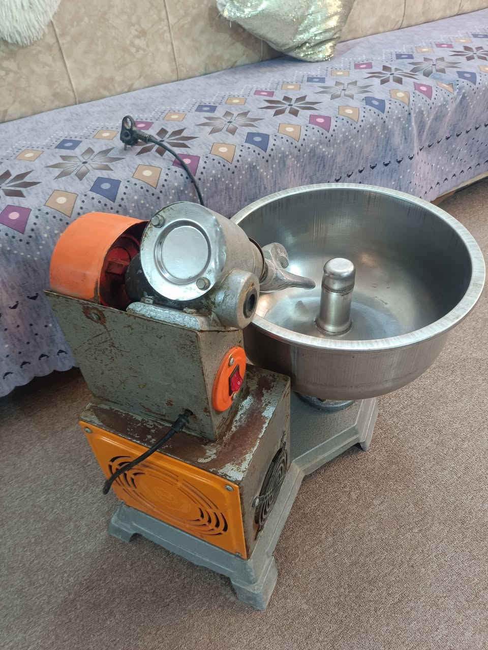 السلام عليكم .
غراض للبيع عجانه 10 كيلو وطباخ جديد غير مستعمل بالكارتون وبوفيه  3 متر صاج يرادلها ترتيب وبواري ابو ال 3 مغلون الطول 3 متر عدد 4 وجك مال سگف نظيف ..
للاستفسار / *********** المكان الشطره.
