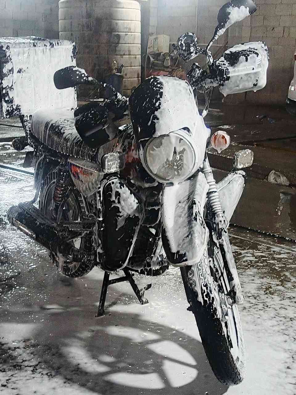 السلام عليكم 
بوكسر موديل 2022 
مرقمه بغداد باسمي دراجه كامله اي نقص مابيها كلها شغاله عليها اضافات بسيطه بلوجكترات درع واقيات ام الاشاير لايت زنون عالي ناصي ثلجي دراجه كامله اي نقص مابيها محرك مفتوح مره وحده شرط تجفيت شركه درجه اوله خرسه متسمعلها حس 
رقم الهاتف ***********
المكان بغداد ام الكبر والغزلان
السعر 1700
