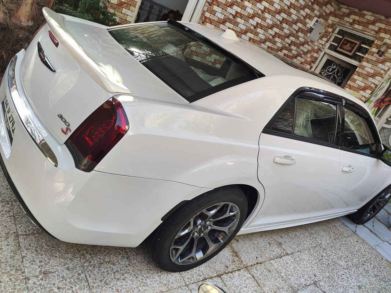 اوباما 15 فول كلين اربيل باسمي دواخل عسلي ماشيه 90 سياره جاهزه وجديده مابيه اي نقص فقط بارد قليل   اي استفسار رقمي *********** السعر 227 ورقه
