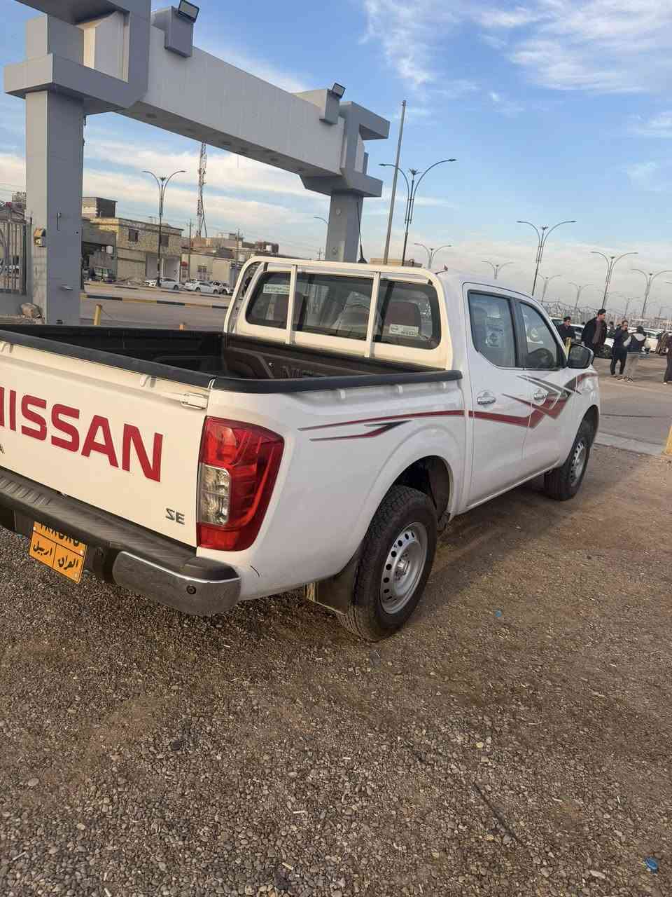 السعر  ((  150 
للبيع بيك اب نيفارا موديل 2017 كير عادي كير مكينه كفاله صبغ فقط جاملغ خلفي السياره جديده وحلوه رقم اربيل 
ماشيه ٨٠ الف 
مكاني البصره الهارثه 
***********
