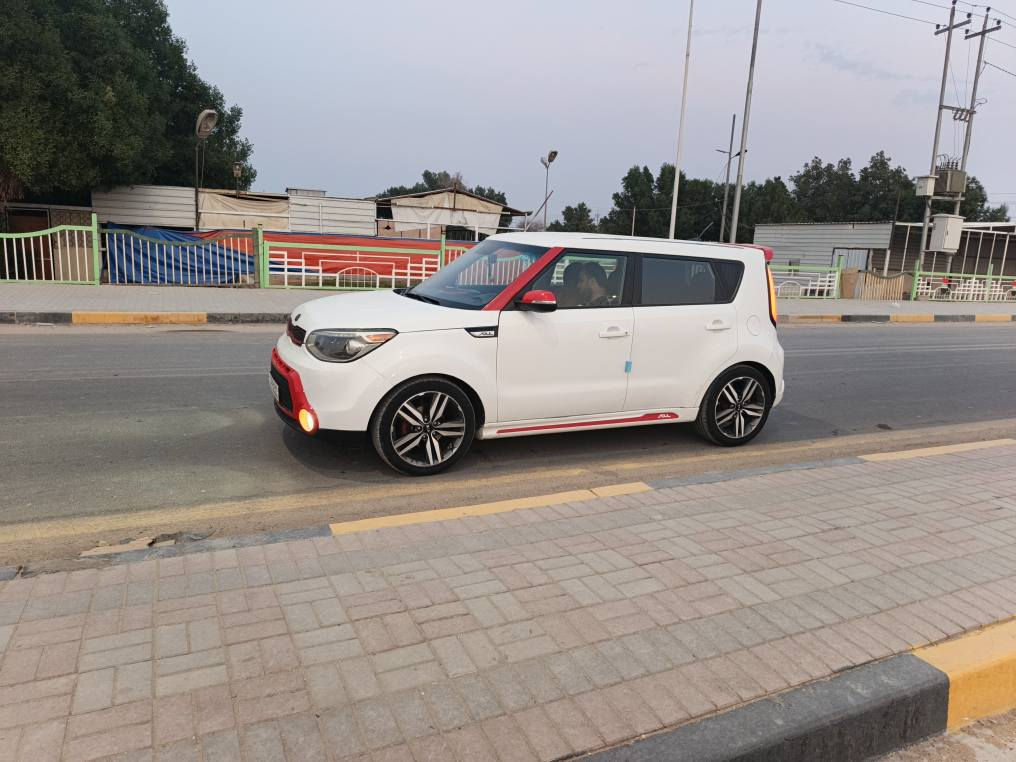 سلام عليكم
كيا صول 2014 بغداد دولي 
 سيارة جهازة من كل شيء 
 مكانه سماوة 
 ب اسمي 
صور حادث مرفقه بالصور 
 وبية رشات صبغ بالجهتين 
105 بيه مجال
*********** السماوا, المثنى
