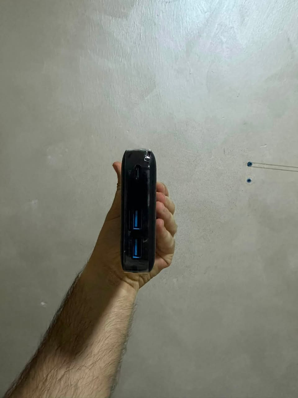 السلام عليكم
بور بنك 20000 mAh 
شركة anker اصلي 100%
السعر 45 بيها مجال جداً بسيط
***********
