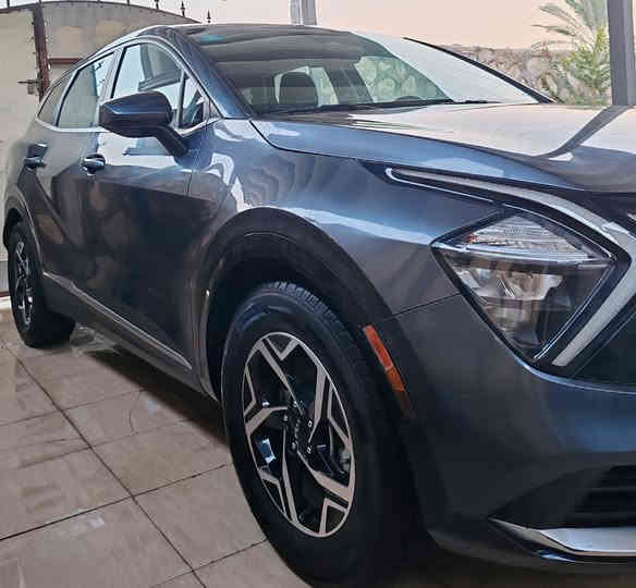 السلام عليكم 
كيا سبورتج LX موديل 2023 #مرقم تحويل مباشر #حادثها جاملغ وبنيد بدون اي دواخل محرك 2.5 تنفس طبيعي
ه‍.((***********))
