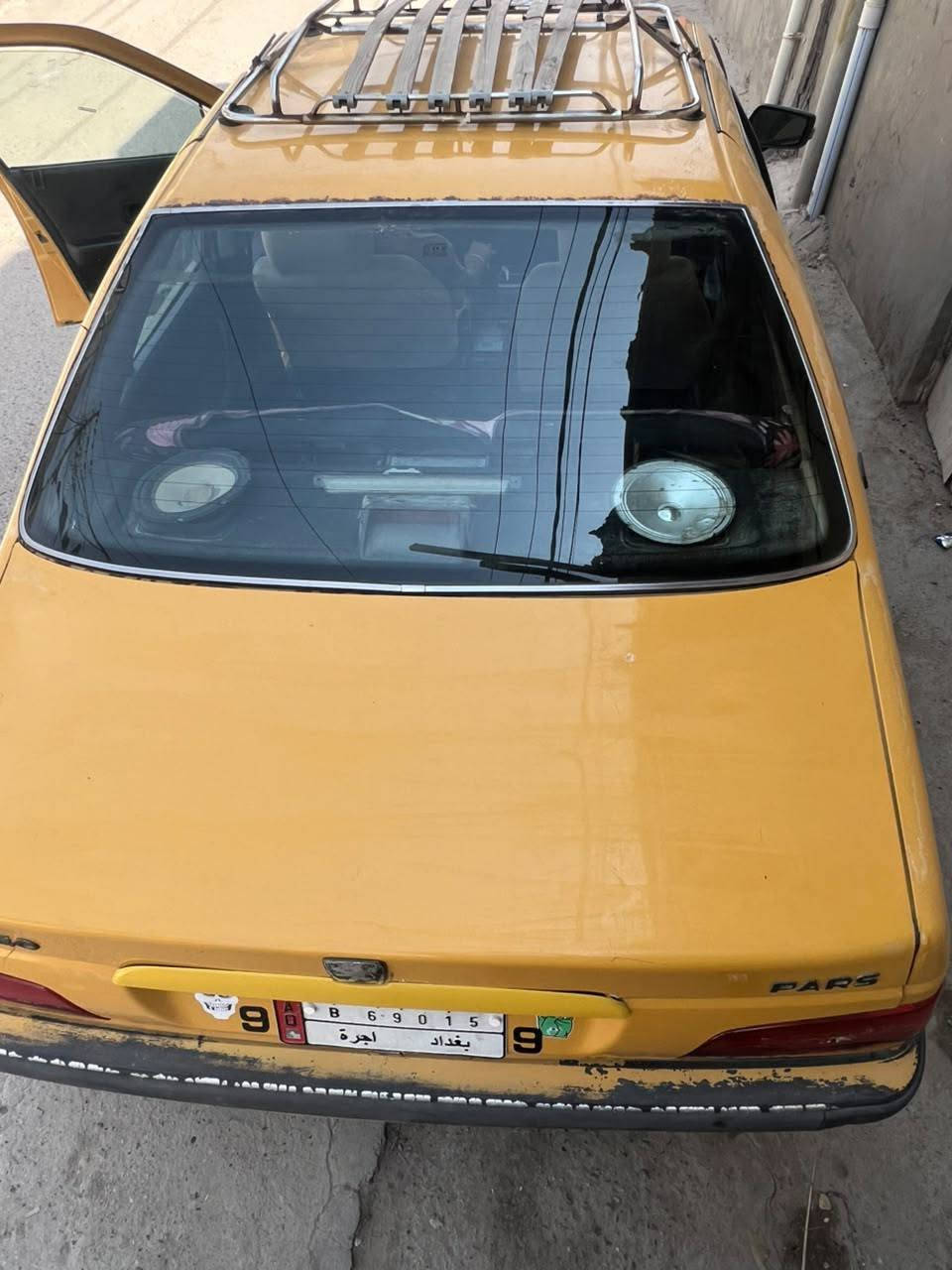 السلام عليكم بيجو بارص 2012 سياره بيها  بس باب خلف العبري بي طخه وجاملغ أمامي مبدل فقط سياره خير من الله كير محرك لا نضوح ولا تبخير رقم بغداد للاستفسار الاتصال *********** مكاني بغداد السعر 29وبيها مجال الطيبين
