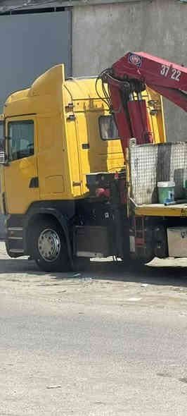 السلام عليكم للبيع اسكانيه بومه ٢٠٠٥سنويه اكرين عليه جهاز ألماني (HMF موديل ٢٠٠٣ / ١٣طن) اربع أسليت دهن رجلين مخالف طلقتين تخم تاير رقم انكايزي جديد بسمي
السعر (٥٥٠ خمس دفاتر ونص)( وبيه  مجال أستفسار مكاني ديوانيه /***********/***********
