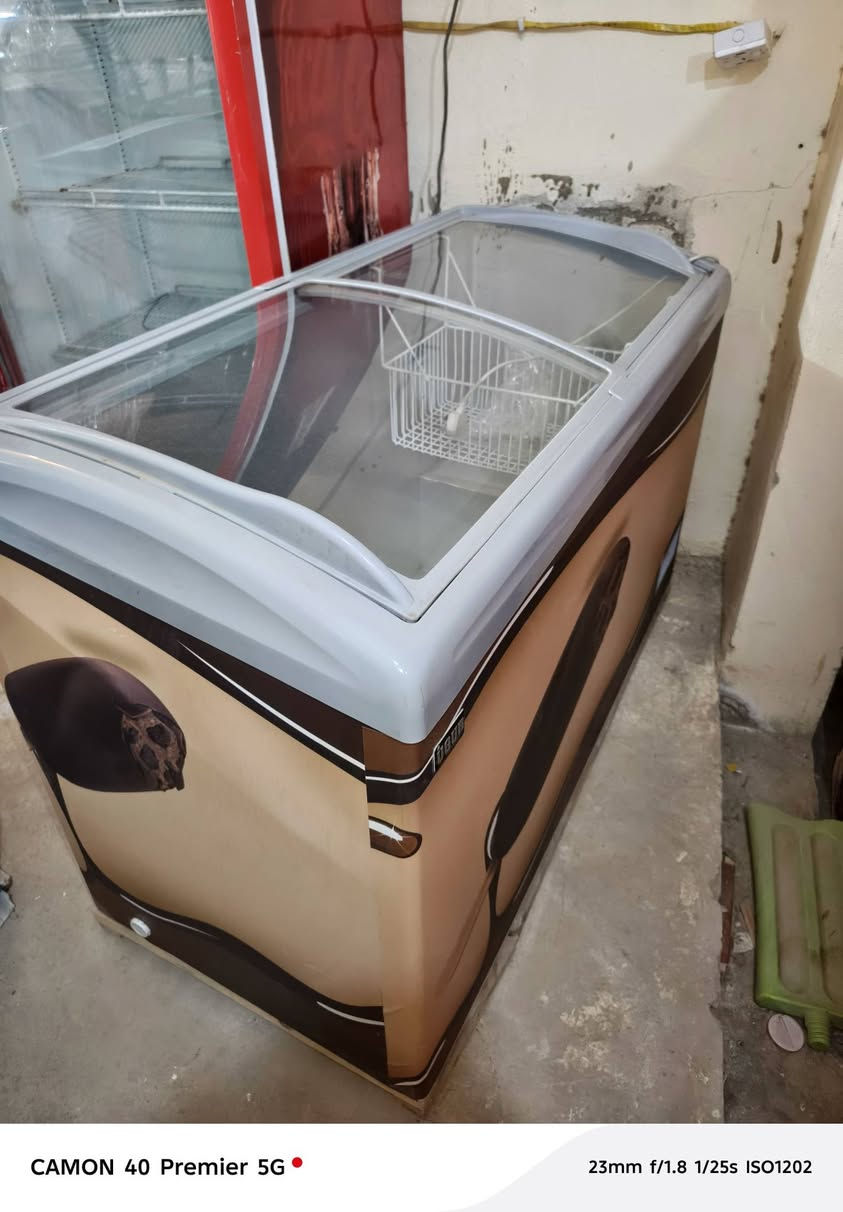 السلام عليكم
يوجد لدينا  عارضات المستعمل والجديد للبيع تركي🇹🇷 الاصلي استعمال قليل كلش نضافه فول💯  الشراي يتصل *********** واتساب 

 العنوان كاطون شارع ابو رباح في معرض ومزاد وعد
