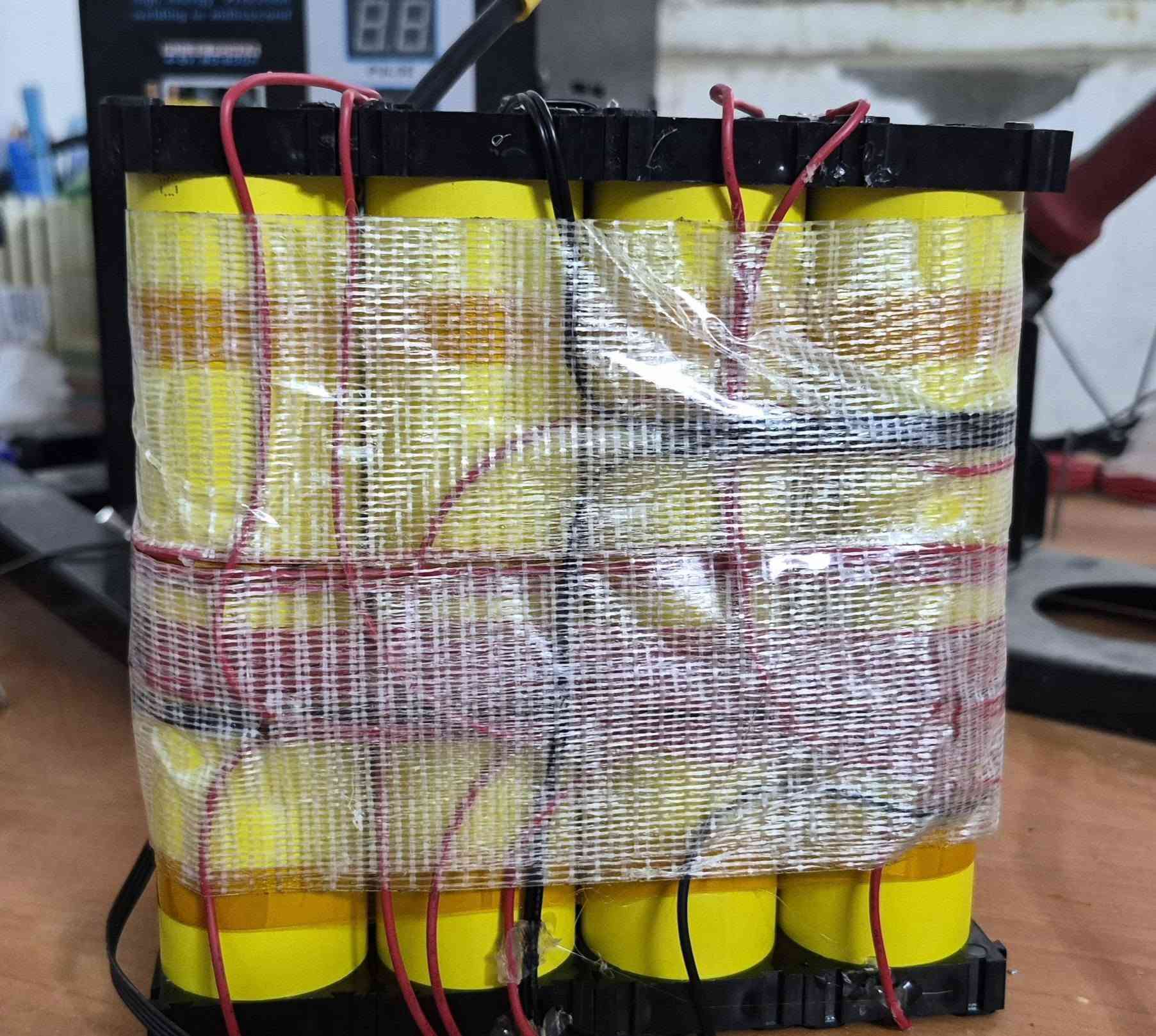 🟥بطاريه 24 فولت 15 امبير ليثيوم فوسفات الحديد
24V 15A Battery
(Lifepo4) JK SMART BMS 8-18s 40A-60A
Battery pack for UPS
(Cnae) cells 3.2V 15A Grade A
عمر تشغيلي طويل
✔️ أداء ثابت
✔️ حماية ذكية من الشحن والتفريغ الزائد وقصر الدائرة
✔️ تجميع احترافي واختبار كامل قبل التسليم
📞 للاستفسار : ***********
