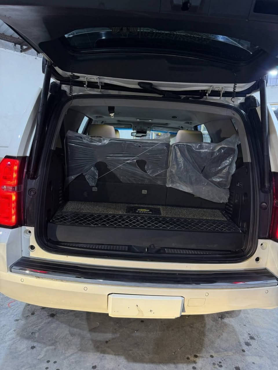 تاهو للبيع موديل 2015LTZ  سيارة فول مواصفات كشنات كهربائية هزة كشن مانع الصدمات مرايات حساسات وبيه بعد هواي مواصفات معروفة فول الفول تبريد بالكشنات  بيه حادث جاملغ والبنيد امبدل بدون دواخل ولاشاصي  سيارة بسمي رقم بصرة دولي شرط التحويل والاستفسار اتصل على رقم صاحب سيارة الاتصال ‏‪0772 626 2785‬‏
