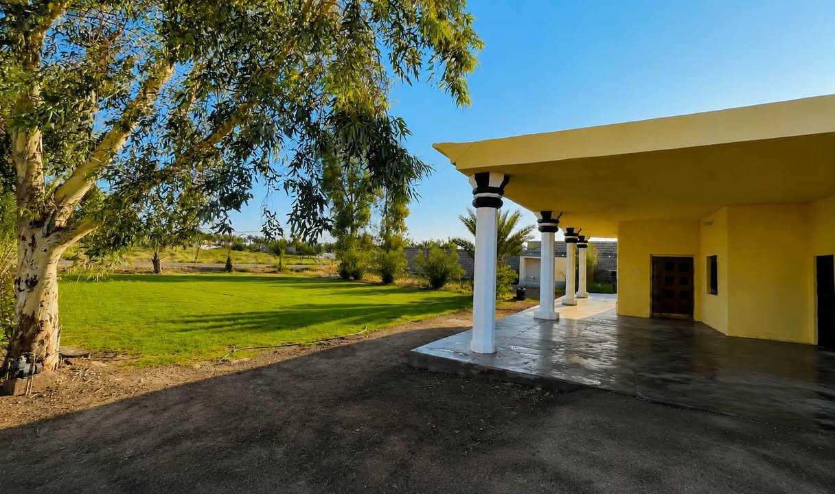 🏡 للبيع بيت مع دونم أو دونمين (حسب الطلب)
📍 الموقع: بغداد – التاجي – أبو سريويل – زمّلة حمدي

• مساحة البيت: 320 م² (بناء طابوق).
• مضيف بمساحة 10 × 5 م.
• 3 غرف، مساحة كل غرفة 6 × 5 م.
• حولي.
• مطبخ.
• حمامات داخلية وخارجية.

للاستفسار والتفاصيل، التواصل على الأرقام التالية:

واتساب: ***********

واتساب: ***********
