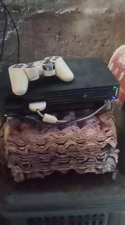 ابلي استيشن 2 للبيع اي عيب مابي 
السعر 35 بي مجال


**إذا كنت صاحب هذا الإعلان وتريد حذفه لأي سبب، رجاءا أرسل رسالة إلى الدعم الفني**