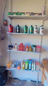 حبايب محل كوزمتك للبيع محتويات المحل مكياج ب انواعه … عطور … معطرات … ...