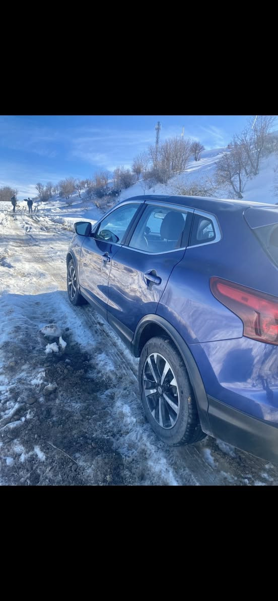 السلام عليكم ورحمه الله وبركاته
من رخصة الأدمن المحترم 

للبيع سيارة نيسان روج سبورت 

موديل 2018

كير و محرك بشرط 

أربعة سلندر 2000 المرغوب

بأسمي 

من فئة ال (S)

مواصفات السياره 

1. تبريد قطعتين 

2. شاشة و كامرة 

3. حساسات خلفية 

4. نقط عمياء 

5. وضعيات قيادة. SPORT, NORMAI AND ECO

6. ليد نهاري 

7. مثبت سرعه 

8.نضام  دراكشن 

9. تحكمات ستيرن 

10. سبع 7 نمرات

11. وارد امريكي

12. مكاني اربيل 

للتواصل و الاستفسار أكثر على هذا الرقم 
وتس اب ***********
او التواصل على الخاص
